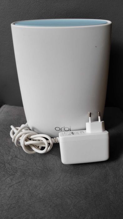 Netgear Orbi Router cu SIM 4G wireless  LBR20 AC2200 LTE router