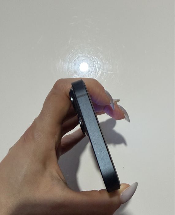 Телефон iPhone 14