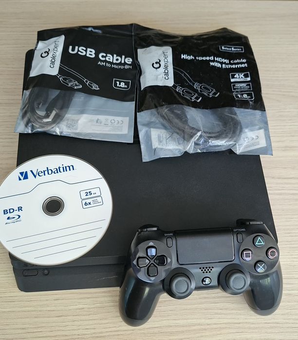 PlayStation 4 Slim 500 GB - modat