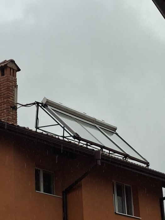 Продават се слънчеви панели за топла вода