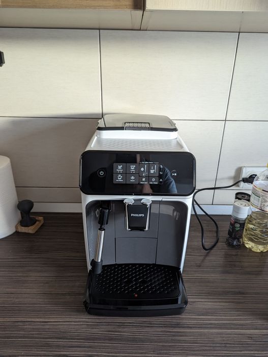 Espressor automat Philips EP1223/00 seria 1200, sistem spumare lapte
