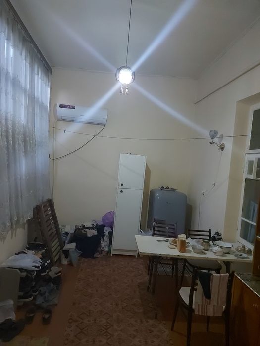 Продается  дом   в  центри  города  дорога   можно  построить  Отель.