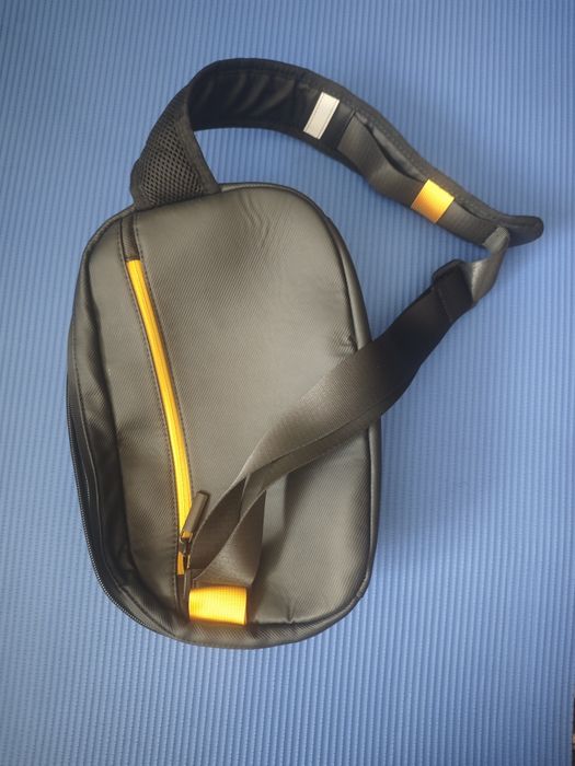 Geanta cu display