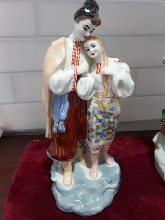 Фарфоровая статуэтка  "Руслан и Людмила"