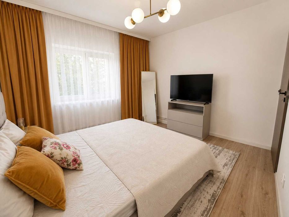 Strand etaj 1 Apartament 2 camere decomandate de vanzare balcon