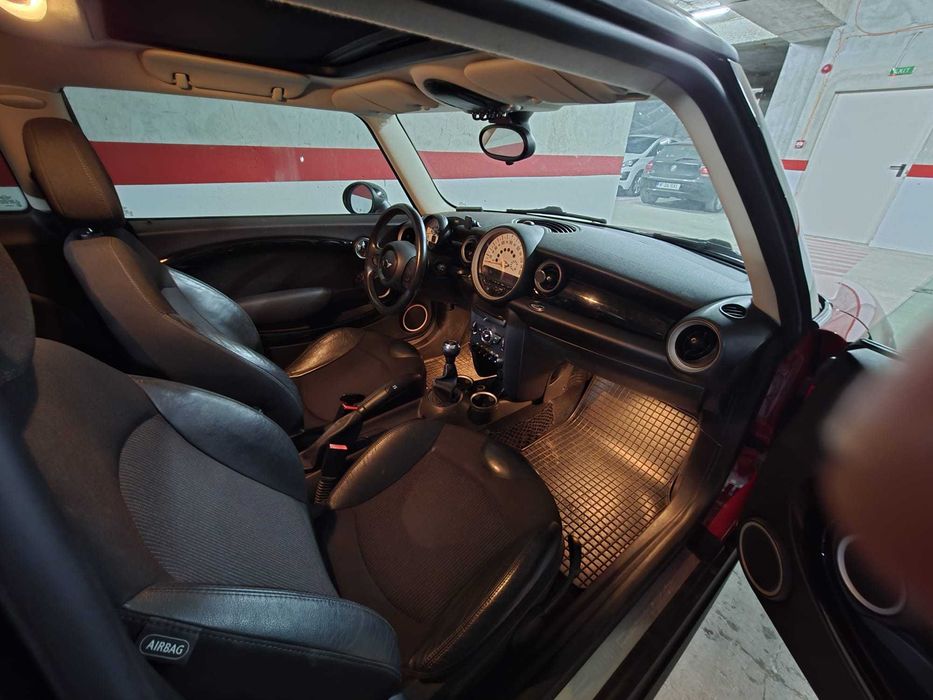 MINI Cooper R56 1.6 Diesel – 2011 | Panoramic | AC | 2 seturi jante