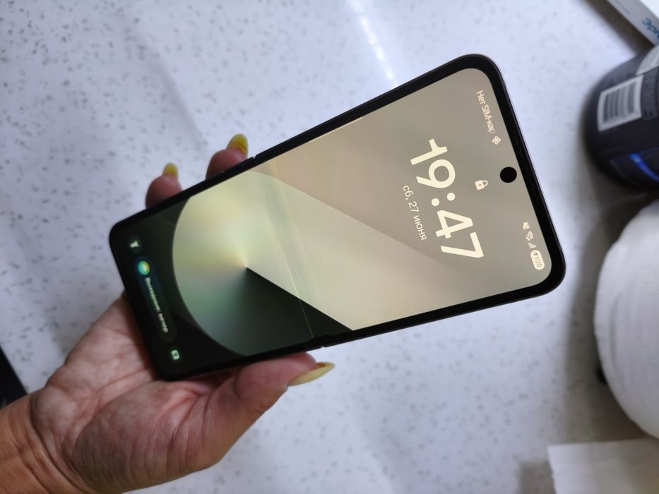 Samsung Flip 6 в идеальном состоянии