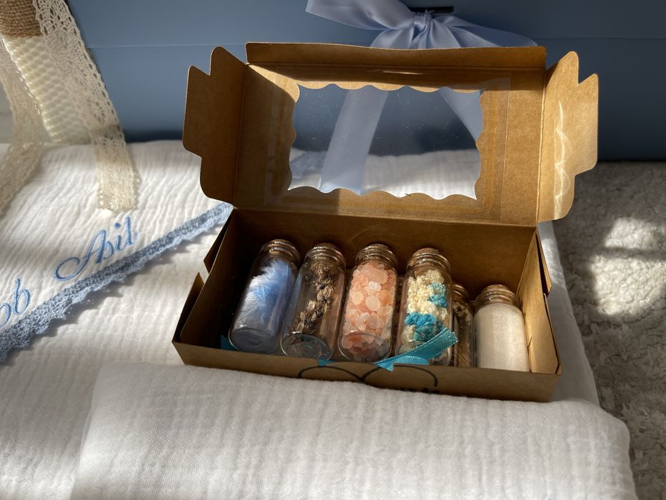 Cutiuta cu mirodenii pentru baita de mir/trusouri botez