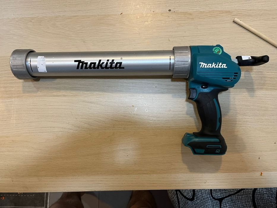 Mașina de frezat Freza Makita DRT50 Brushless NOUA pistol silicon Makita DCG 180 ca nou made in Japan acumulatori Makita 18V originali NOI