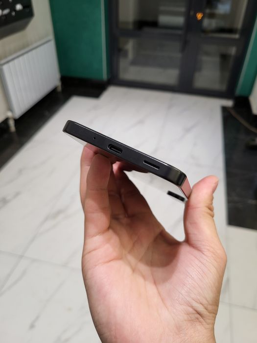 Samsung A17 + наушники новые