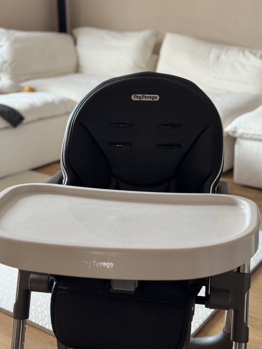 Scaun de masa Peg Pergo Prima Pappa Follow mepe roti pentru copii