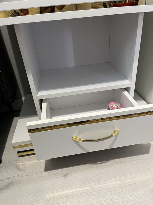 Продам тумбочку….