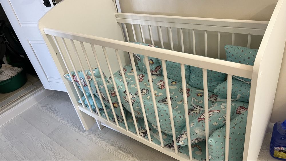 Детская кроватка