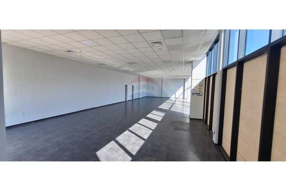 Дава се под наем Магазин в Пловдив, Тракия - 223 кв.м за 3755 € - Снимка #5