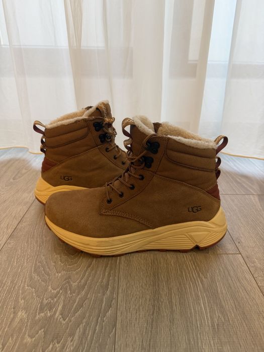 Bocanci UGG Miwo Utility Weather Chestnut Ghete