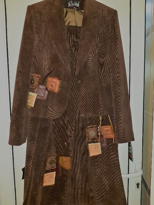 Разкошен Костюм Кадифе и декорации Цветна Кожа! НОВ! БГ № 44