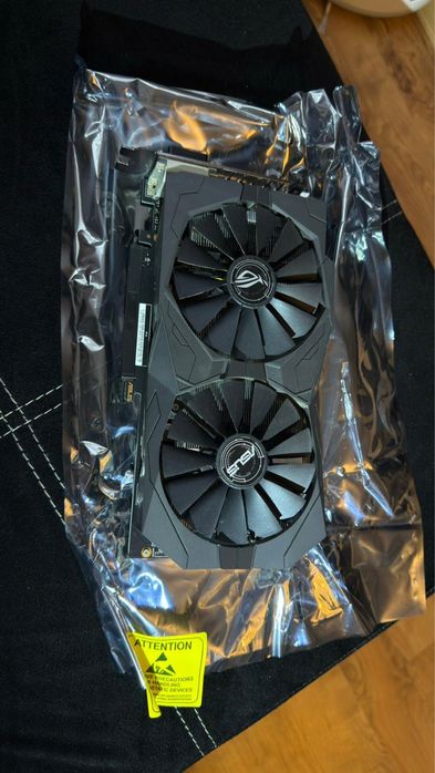 Vând Placă Video Nvidia Asus GTX 1050 Ti.