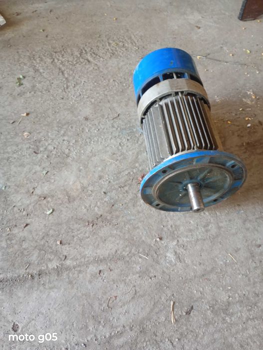 Motor trifazat bobinat nou