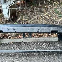 Vând armătură bară față cu protecție antisoc Seat Leon 5F