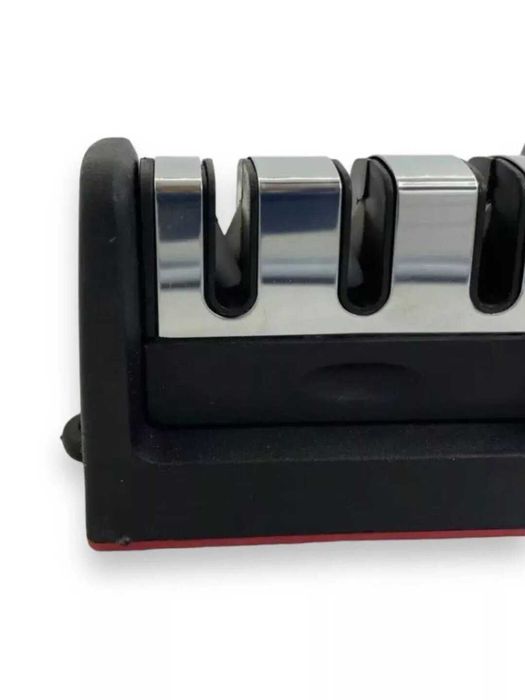 Pichoq o'tkirlagich, 3 xil charxli.    Точилка для кухонных ножей 3в1