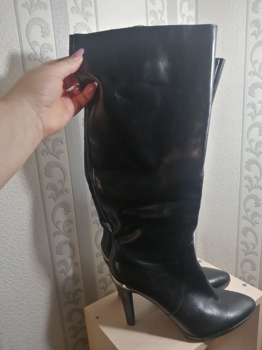 Продам кожаные сапоги