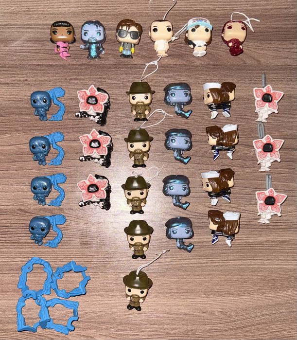 Фигурки очень странные дела kinder joy