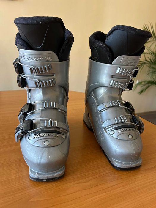 Ски Fisher 158 cm и автомати Salomon, отлично състояние