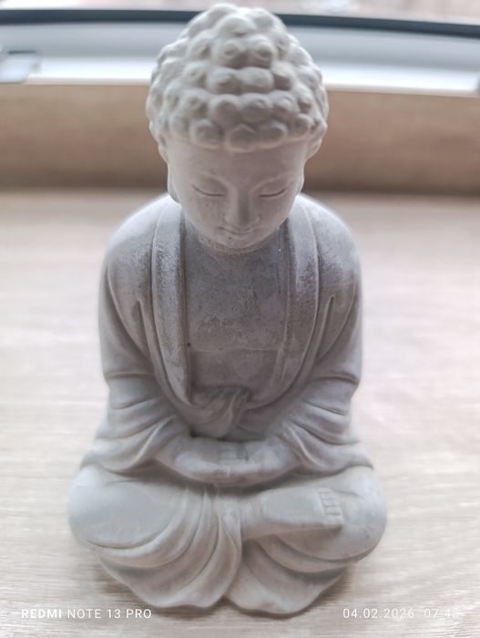 Статуэтка Будды из бетона