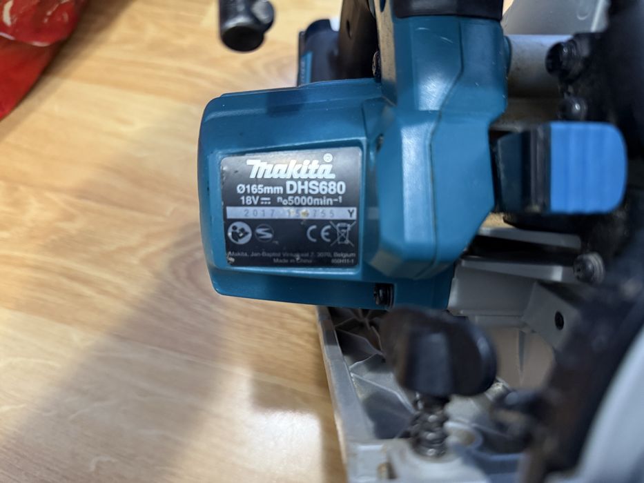 Ръчен Циркуляр Makita DHS680