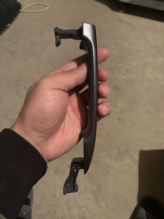 Наружная ручка двери