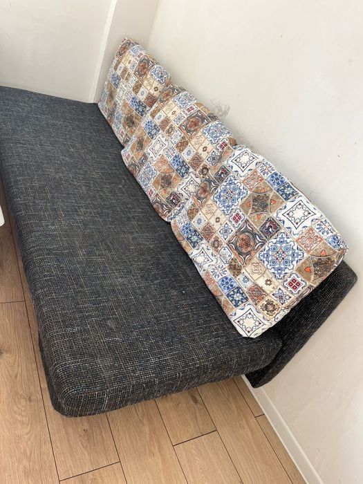 Срочно продам шкаф и диван