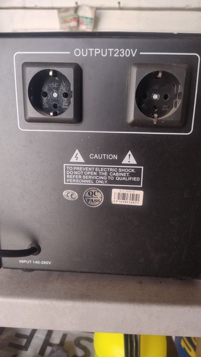 Stabilizator de tansiune cu servomotor