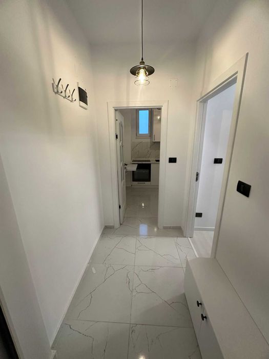 Proprietar,închiriez ap. 1 camera  Intim ,loc de parcare pe C.F.