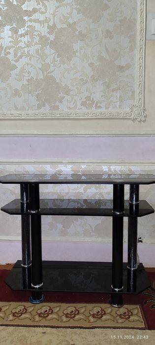 Podstafka na televizor na razmen 32 na plazma i na sov televizora