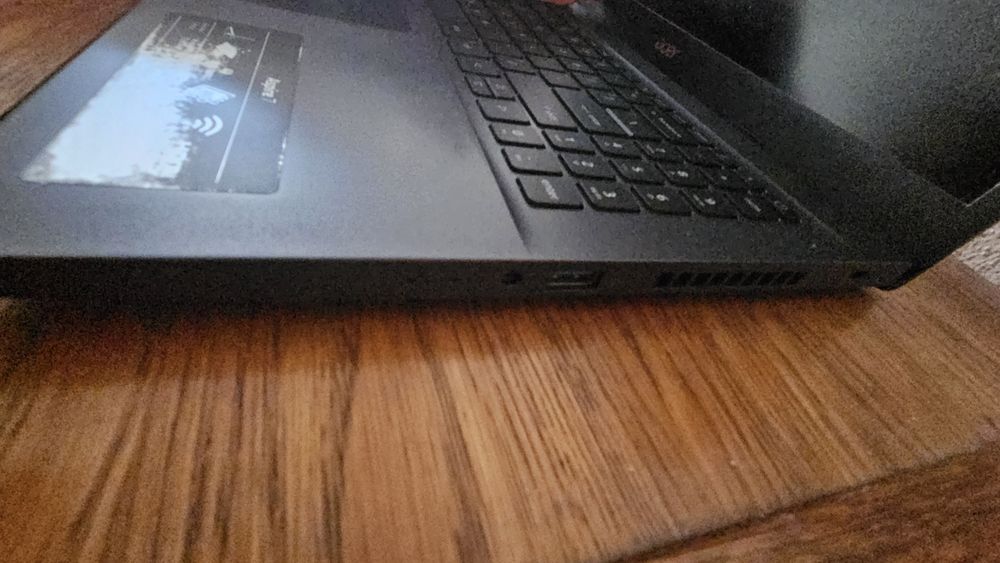 Vand Laptop acer in stare excelenta!