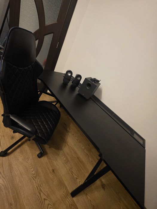 Vand birou gaming 180x60, scaun gaming si boxe Logitech Z407 – impreuna sau separat