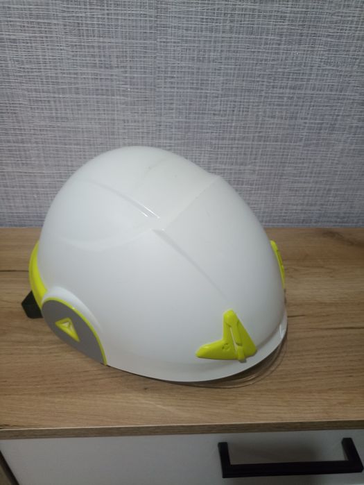 Специальная строительная каска