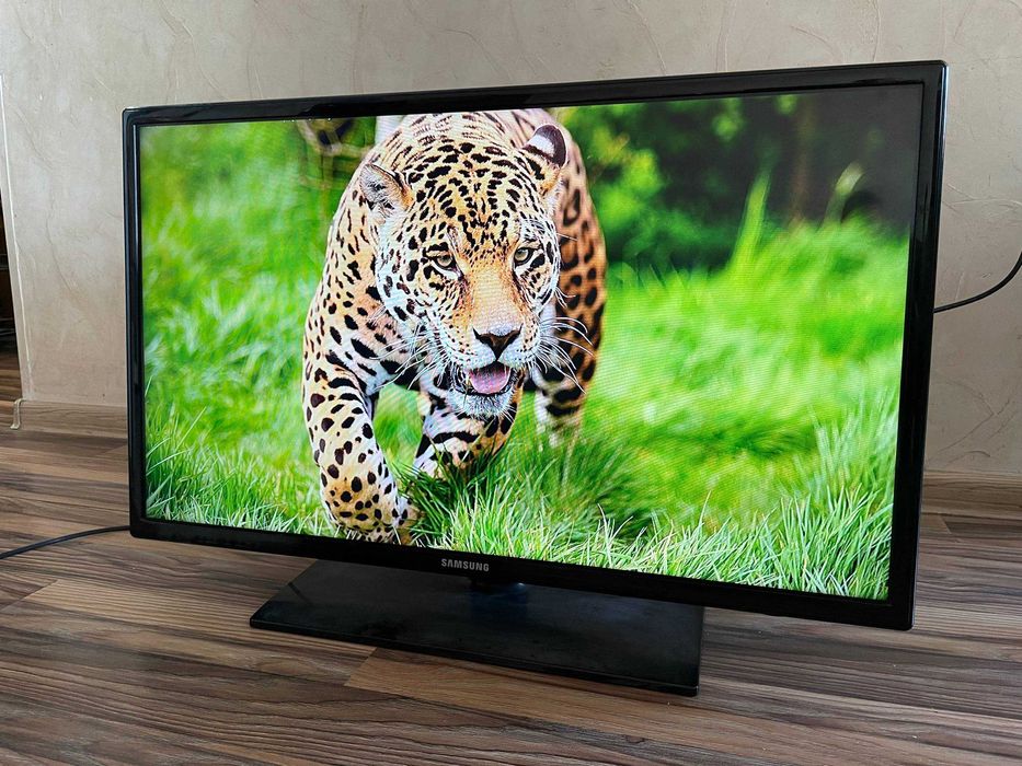 Телевизор Samsung Ue32eh400 32" Hd
