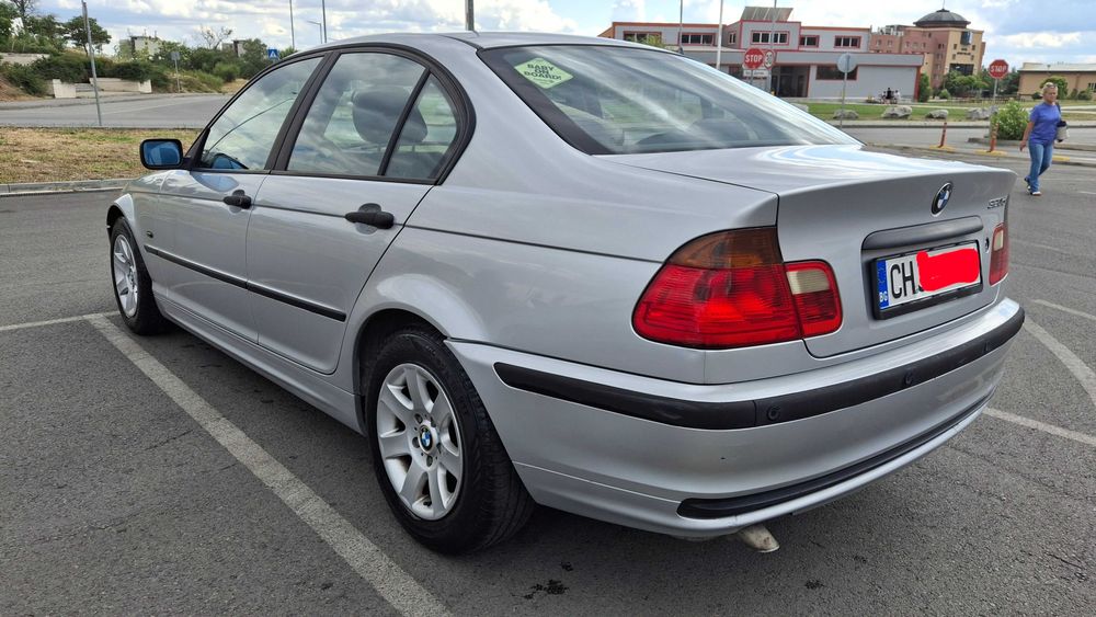 Автомобил БМВ BMW 320
