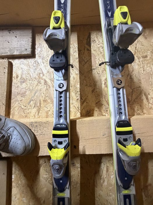 Schiuri Völkl P50 Race Carver Energy sau schiuri Rossignol Viper FX