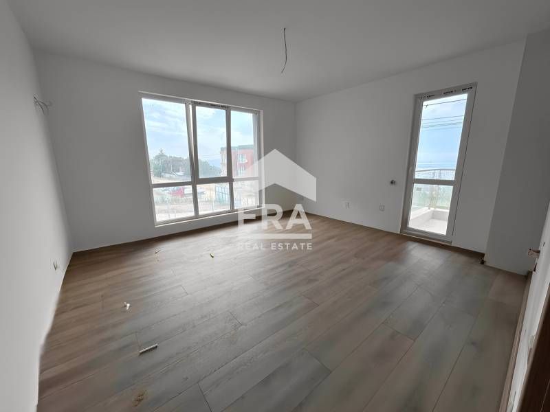 Продава се Тристаен апартамент в Варна, м-т Пчелина - 80 кв.м за 1562 €/кв.м - Снимка #2