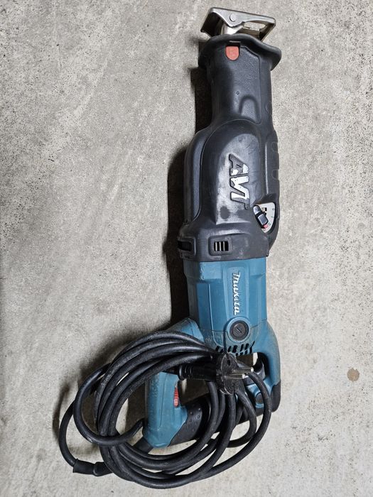 Fierăstrău sabie Makita JR3070CT