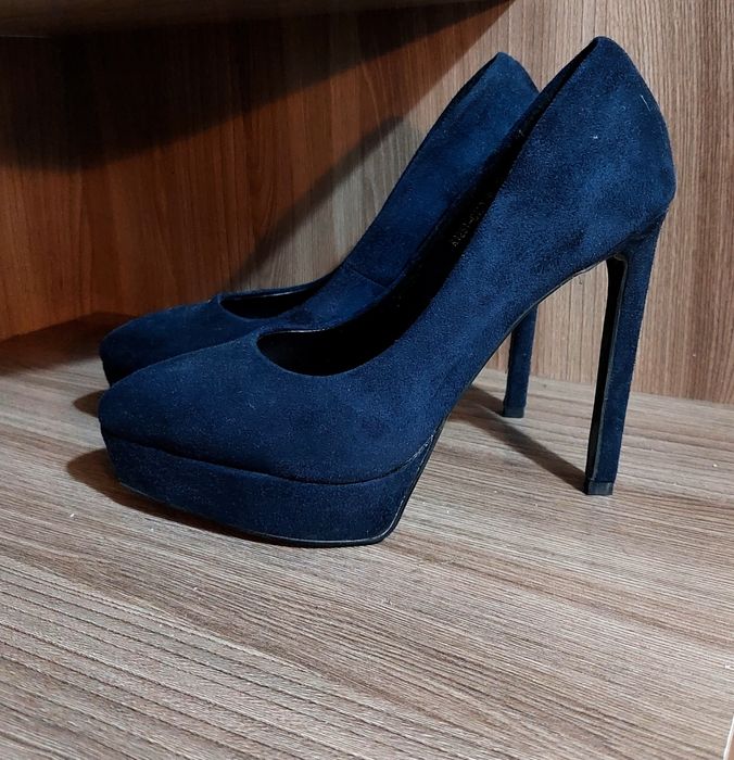 Женские туфли на шпильке