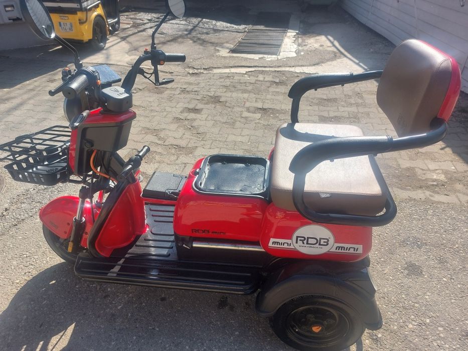 Vând triciclu electric