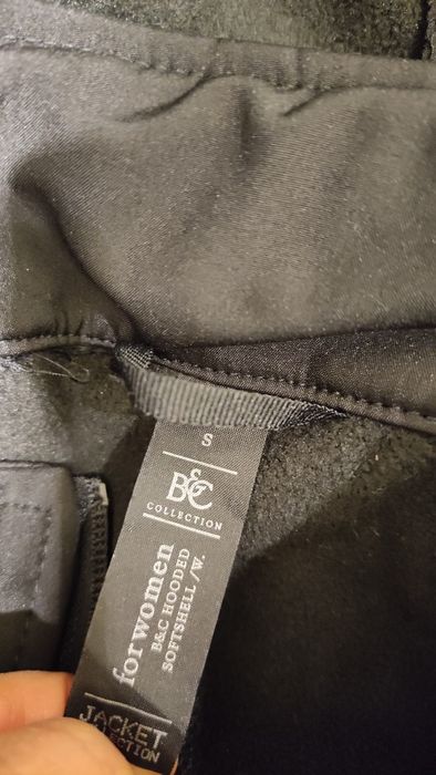 jacheta copii softshell noua cu eticheta S sau 142/152 pret 55E