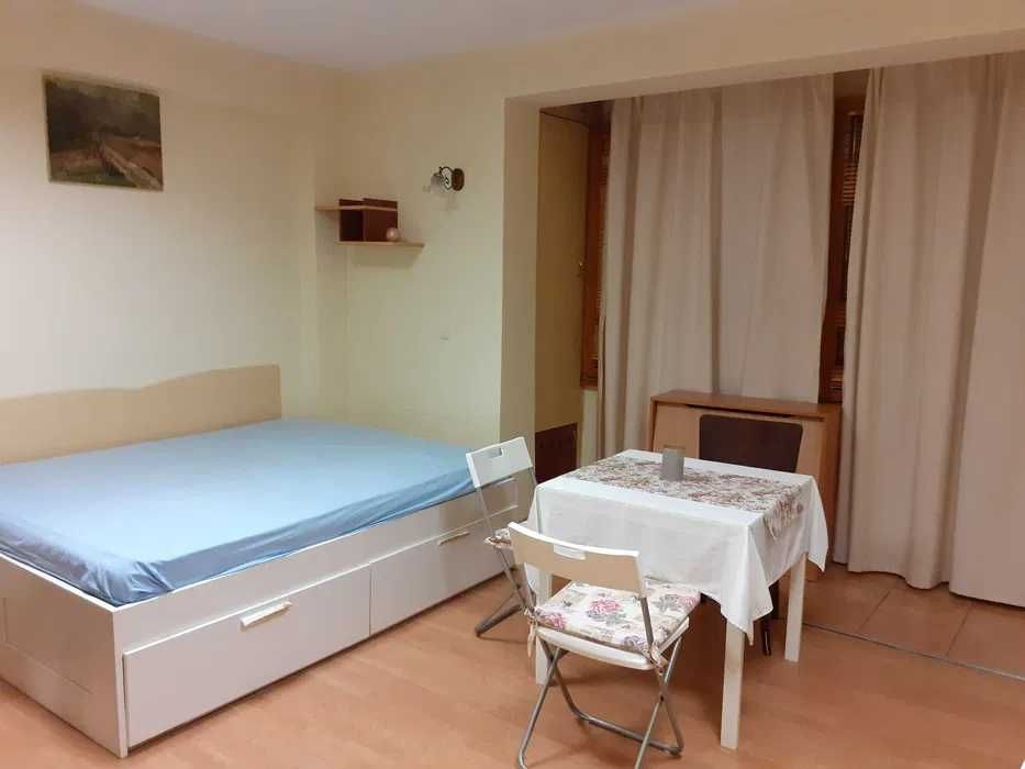 Дава се под наем Едностаен апартамент в Варна, Спортна зала - 30 кв.м за 200 € - Снимка #1
