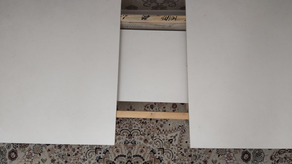 Гостиный Стол белого цвета