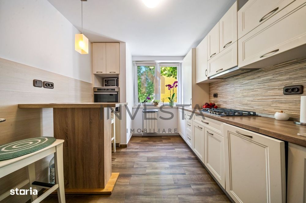 Apartament 3 camere, renovat, balcon 11 mp, etaj 1, strada Unirii!