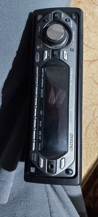 Vand cd player auto Sony cu telecomanda