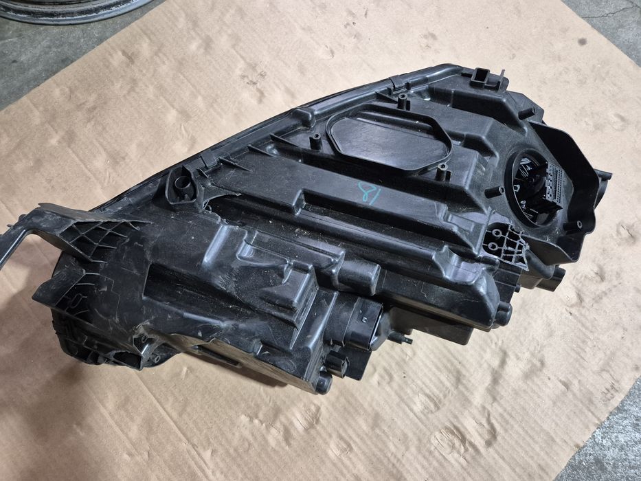 Ляв фар Шкода Октавия IV лед фар Skoda Octavia 4